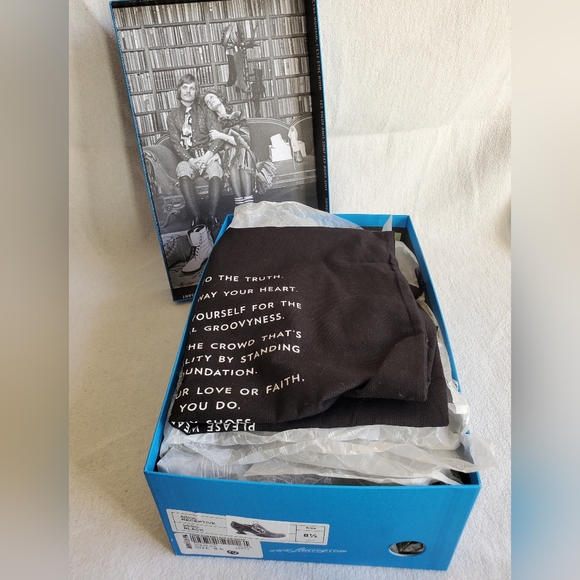 John Fluevog Enneagram Lace Up Shoe - Receptive (Size 8.5 in Black) - Picture 8 of 9